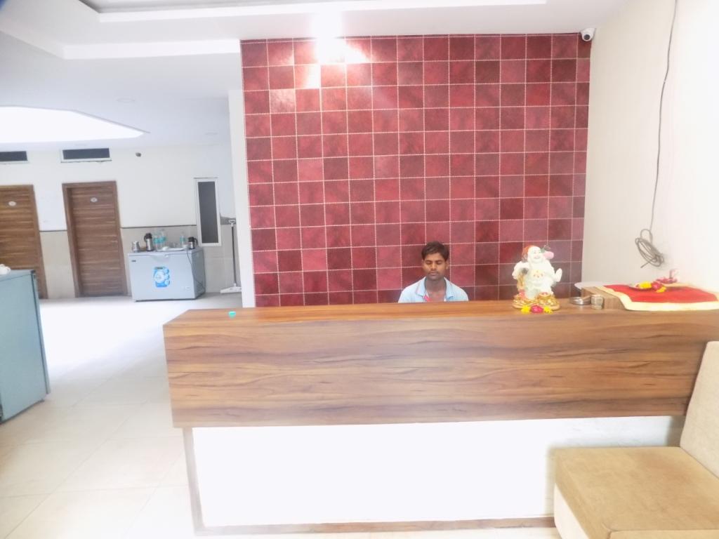 Hotel Tathastu Ujjain Esterno foto